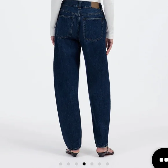 Like New Madewell Arc (Barrel / Balloon Shape) Jeans In Owsley Wash - Picture 8 of 9